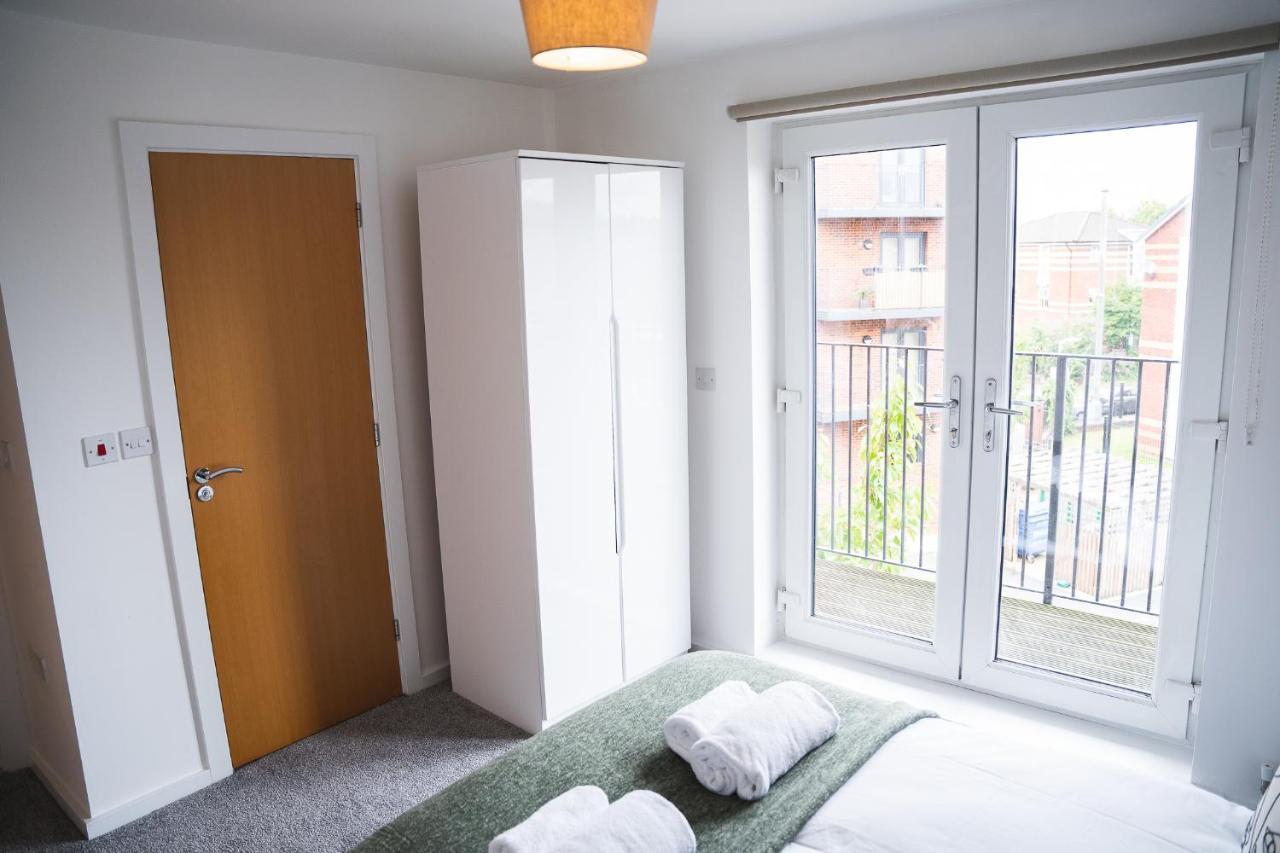 City Centre 2-Bed - New - Free Wi-Fi - Central Манчестер Экстерьер фото